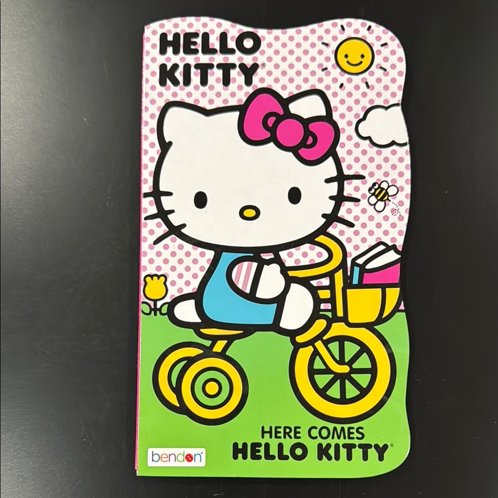 Hello Kitty: Here Comes Hello Kitty - Hardcover Children’s Board Book